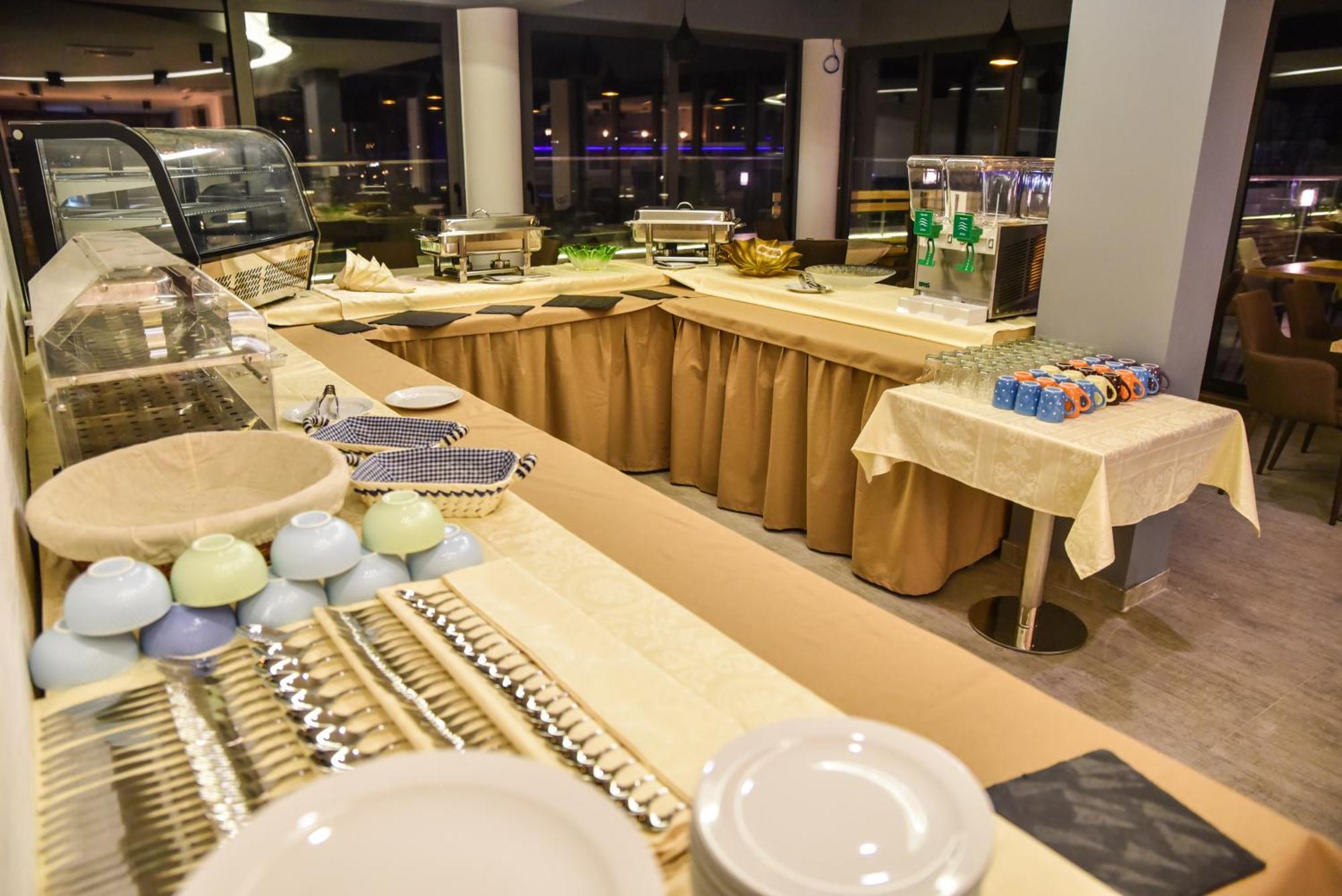 Hotel Evropa Ulcinj Luaran gambar
