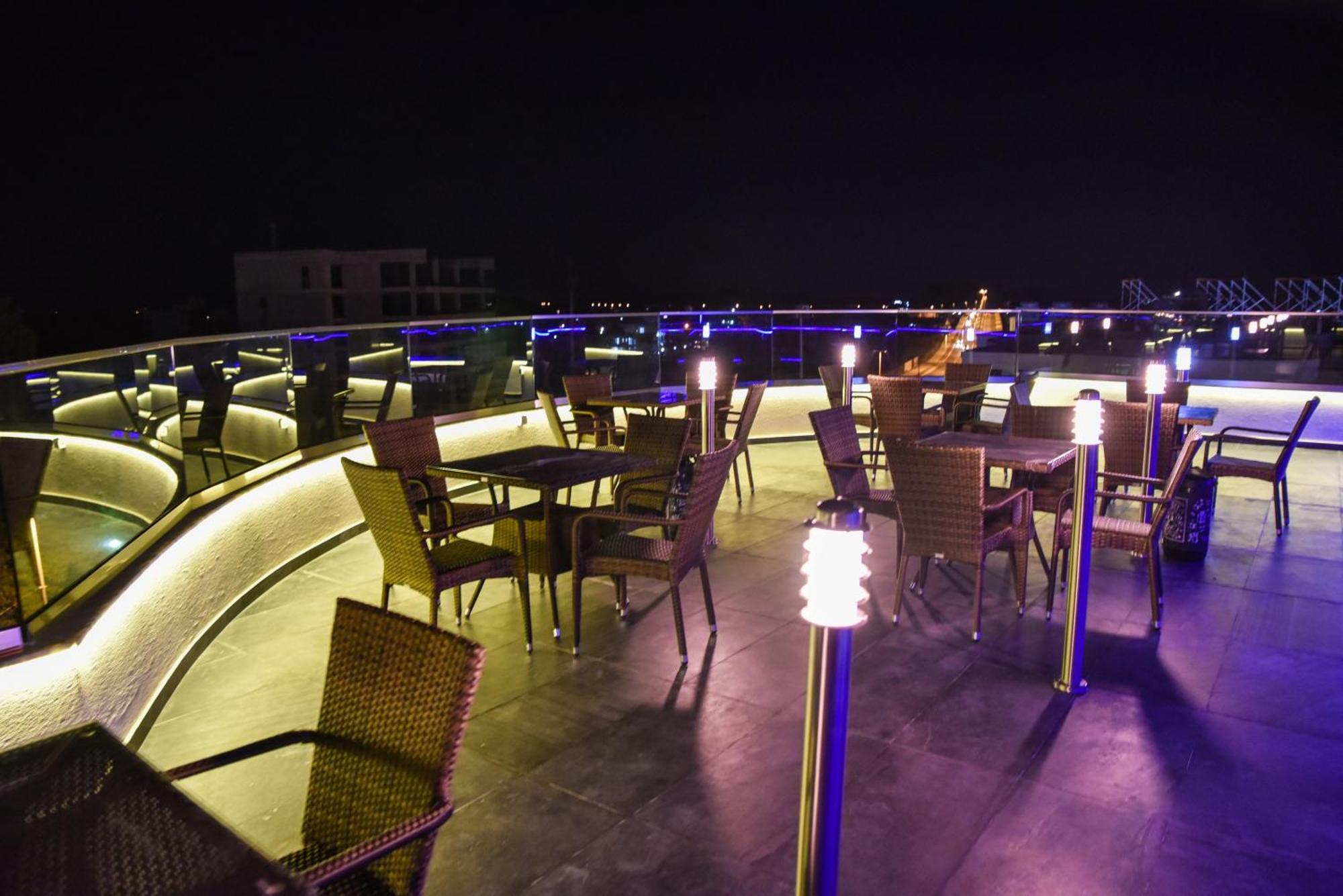 Hotel Evropa Ulcinj Luaran gambar