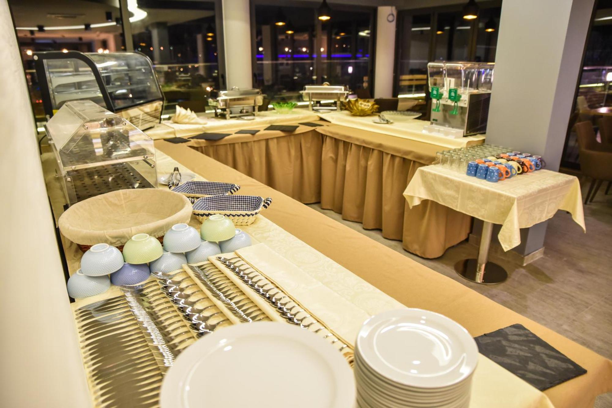 Hotel Evropa Ulcinj Luaran gambar