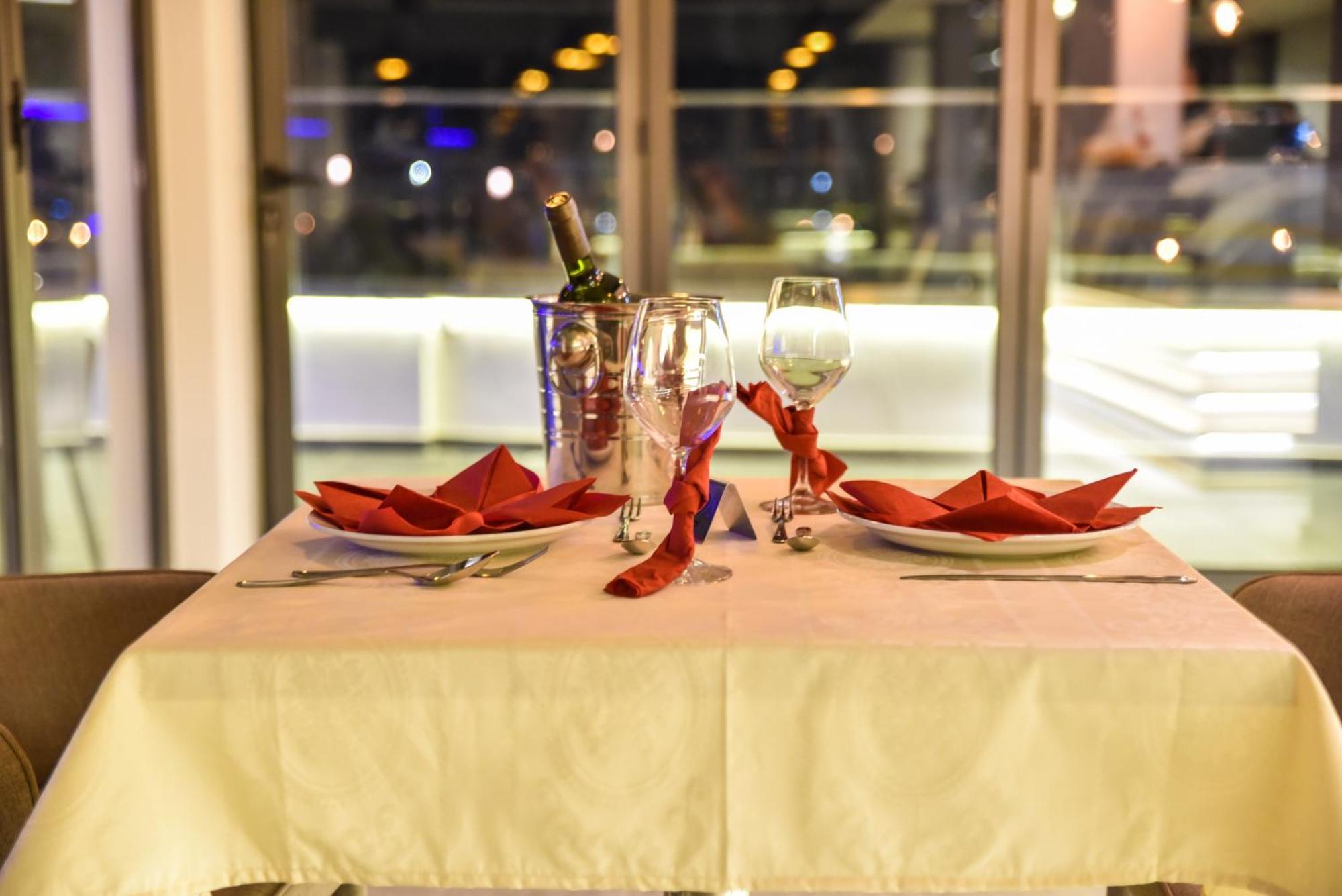 Hotel Evropa Ulcinj Luaran gambar