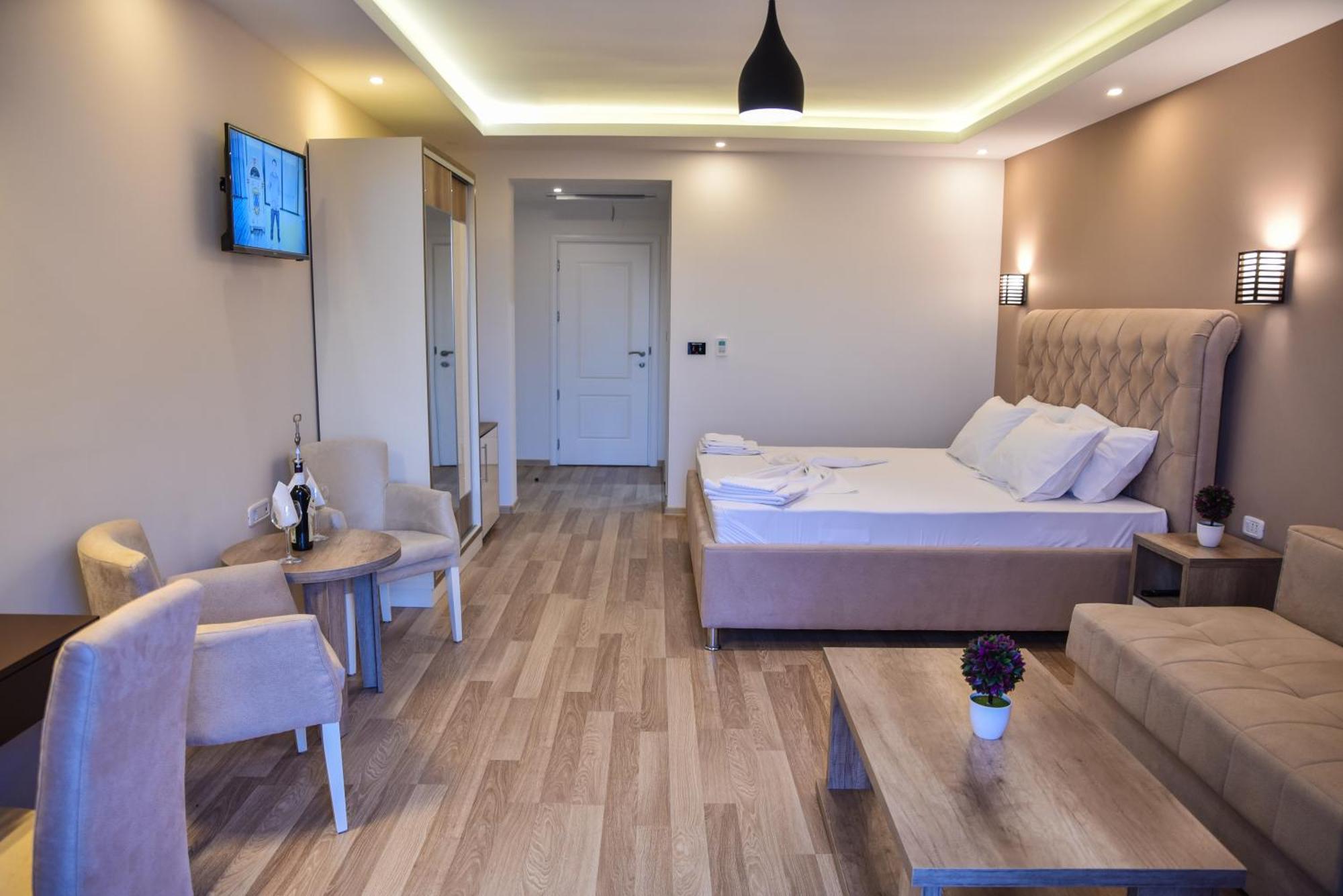 Hotel Evropa Ulcinj Luaran gambar