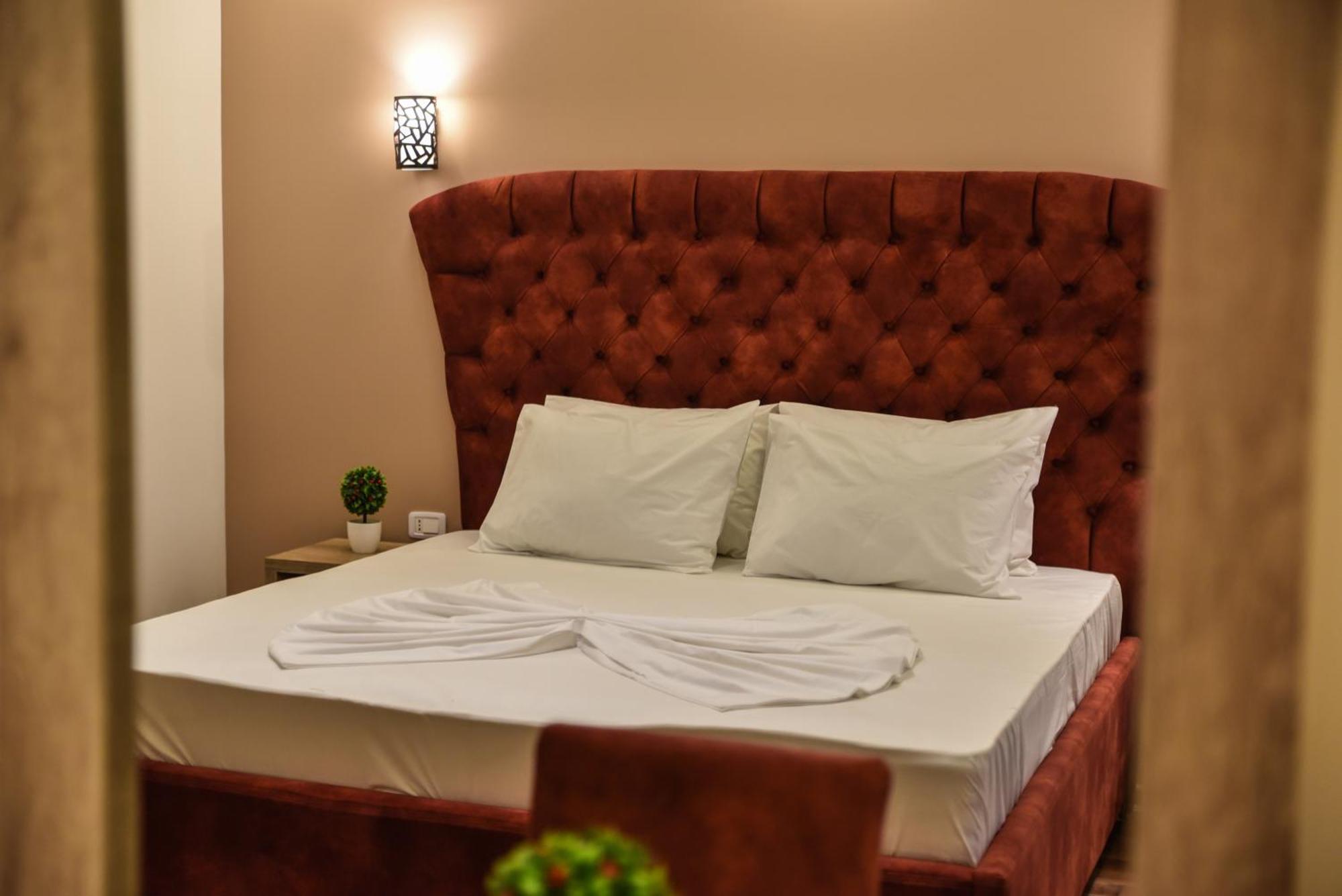 Hotel Evropa Ulcinj Luaran gambar