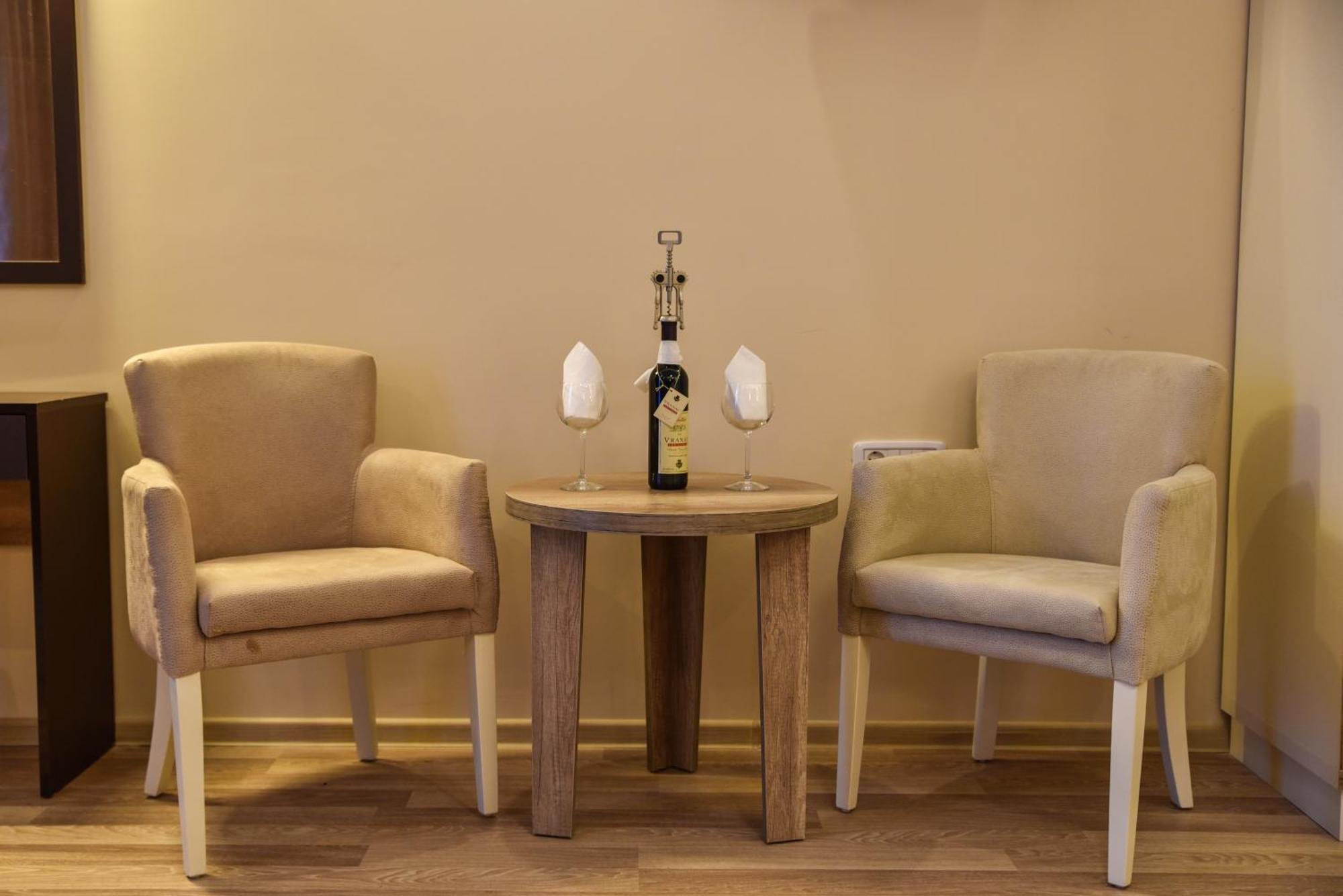 Hotel Evropa Ulcinj Luaran gambar