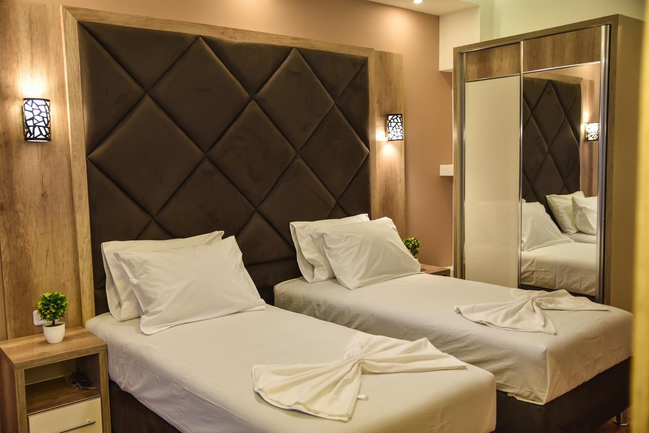Hotel Evropa Ulcinj Luaran gambar