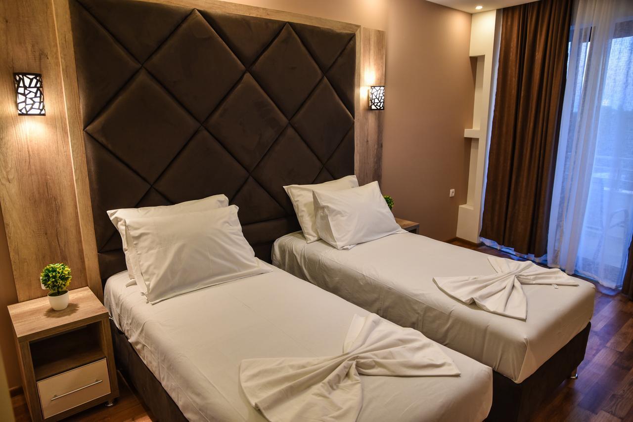 Hotel Evropa Ulcinj Luaran gambar